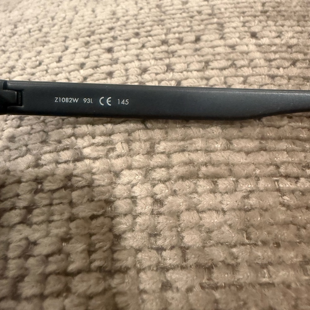 Louis Vuitton sunglasses - Picture 5 of 6